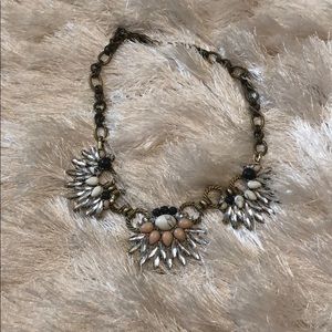 Short costume embellished necklace